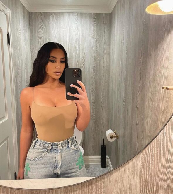 Kim Standard Mirror Selfie