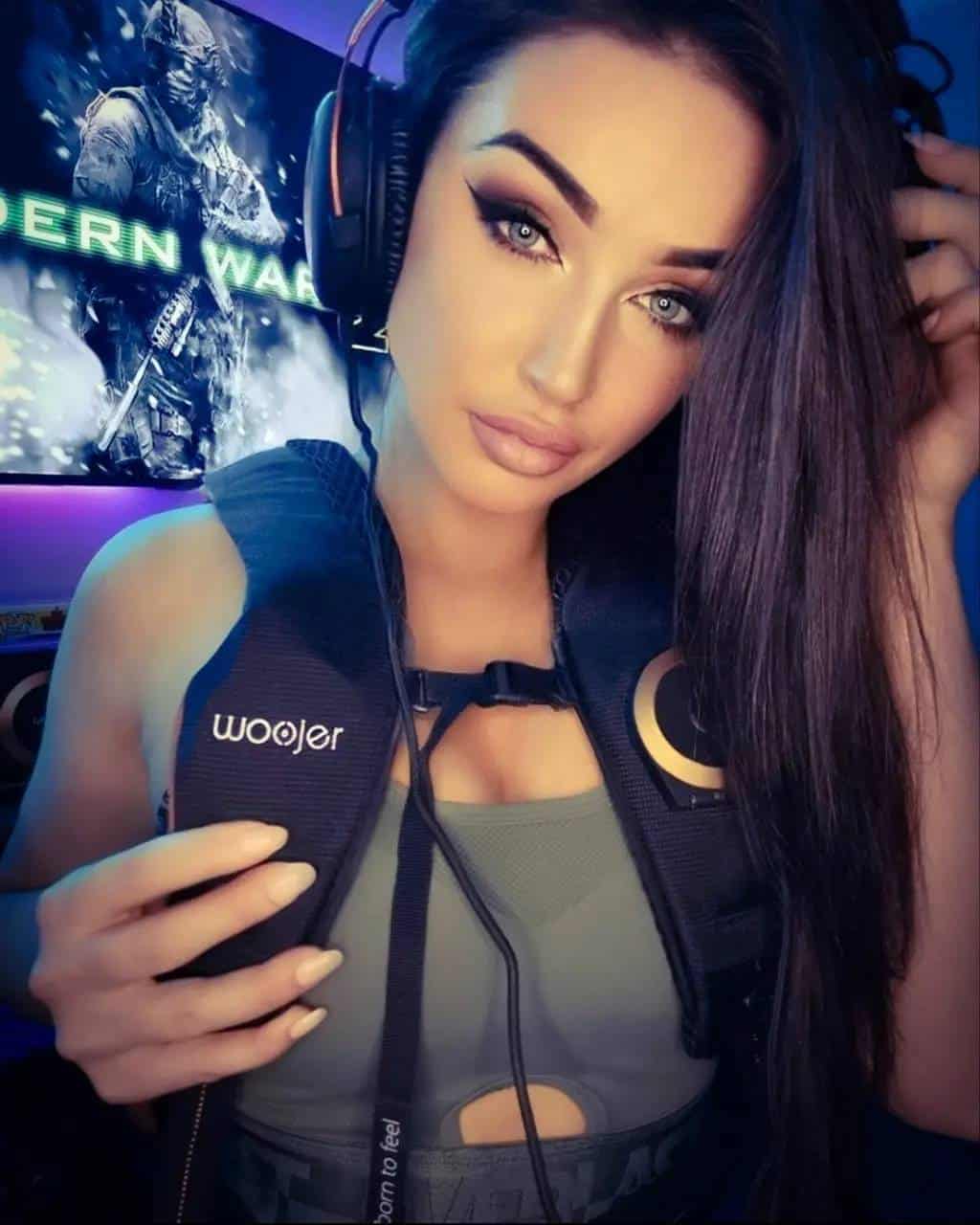Late night Gaming with WOOJER
Things are about to get intense!
CALL OF DUTY
.
. 1
