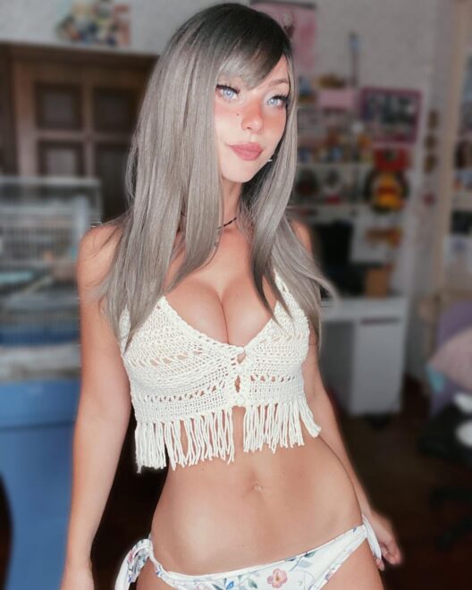 I love so much silver hair  
Thank you  for this beautiful wig  Code: Soryu15