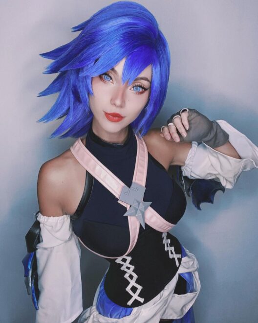 “Yes, but don’t worry, I’m not alone this time.” ~ 
Aqua From Kingdom Hearts 
Sh