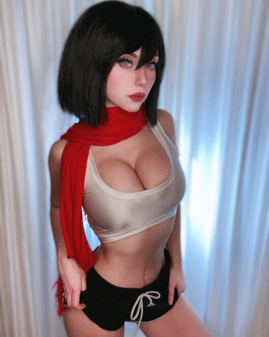 Mikasa 
(As i promised )
Suggest me a cosplay in the comment guys! 
ITA: RAGAZZI