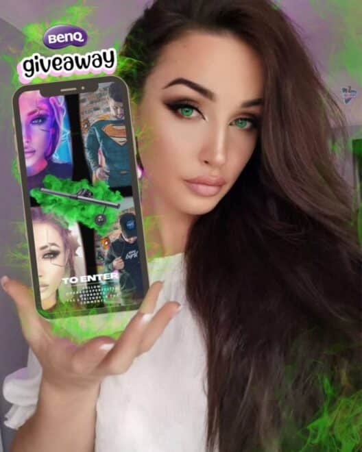 GIVEAWAY
Who’s ready for a Giveaway??
.
 and myself have teamed up with  to host