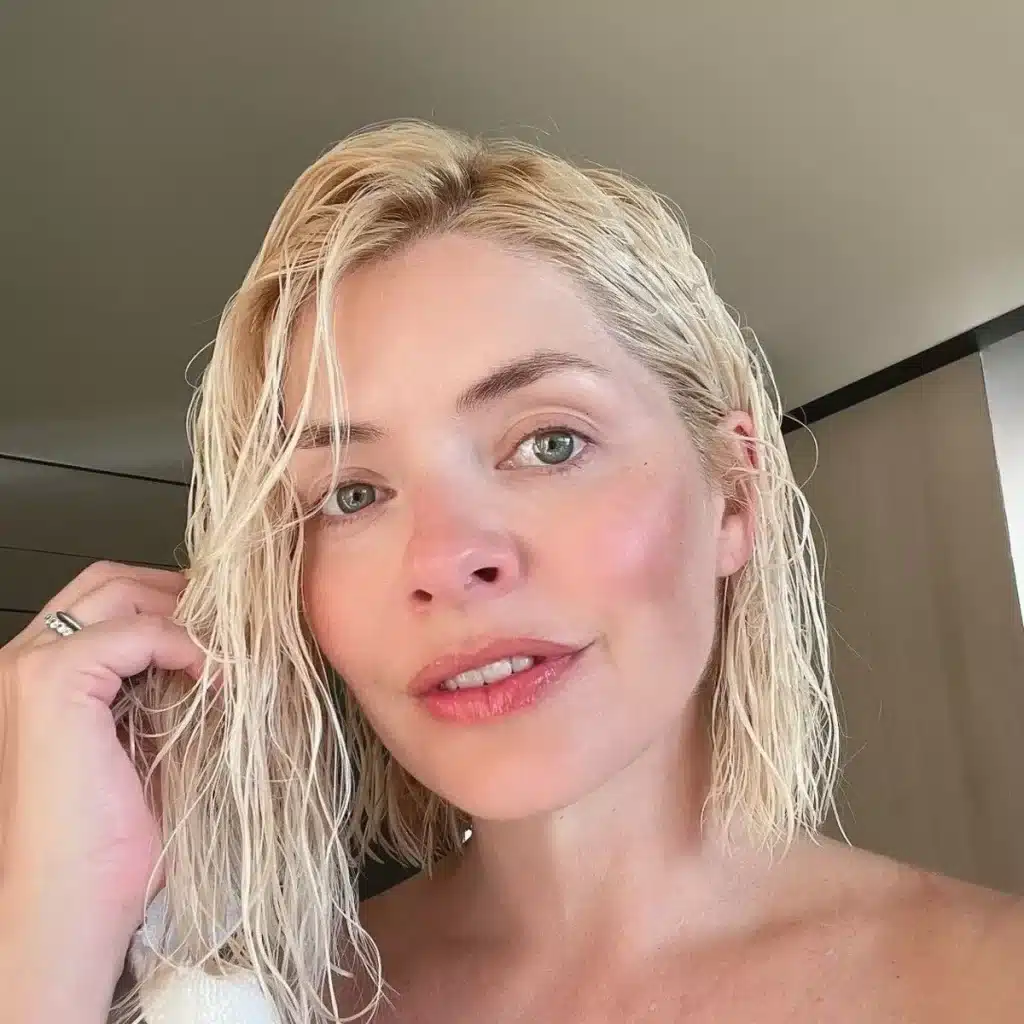 Holly Willoughby wet selfie