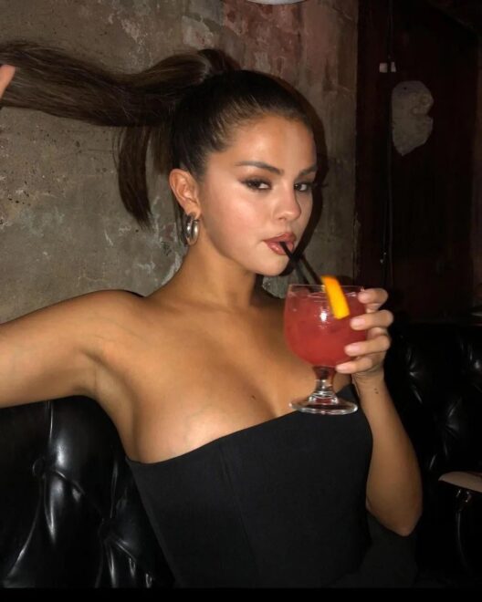 Selena boob vein